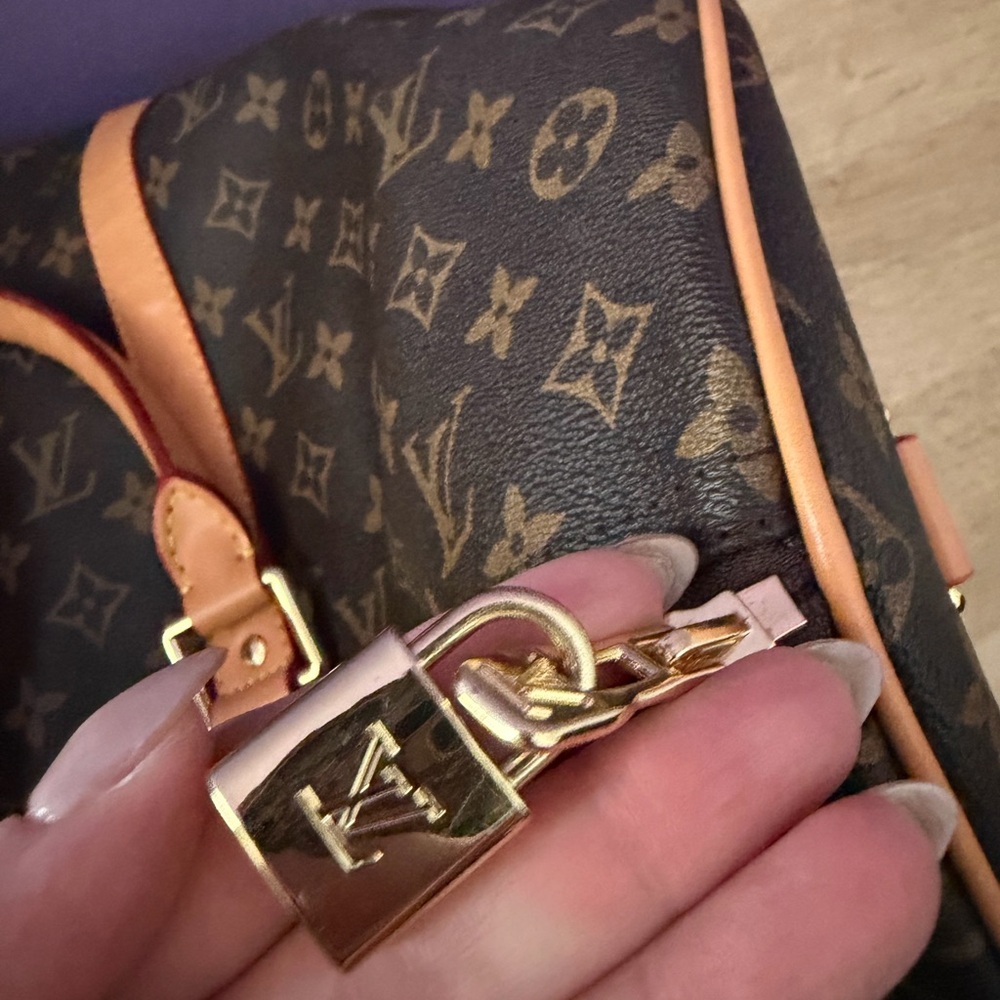 Louis Vuitton monogram keepall bandoulière travel bag - Picture 14 of 16